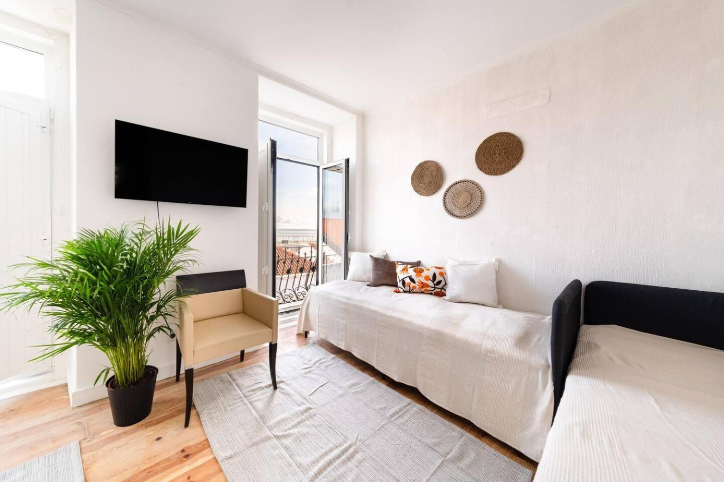 Spacious 5 Bedroom - River Views Lejlighed *